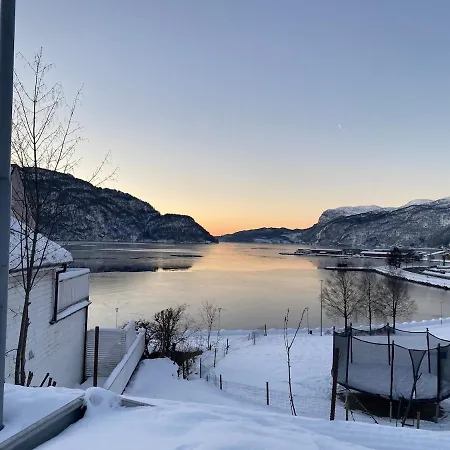 The View Sauda
